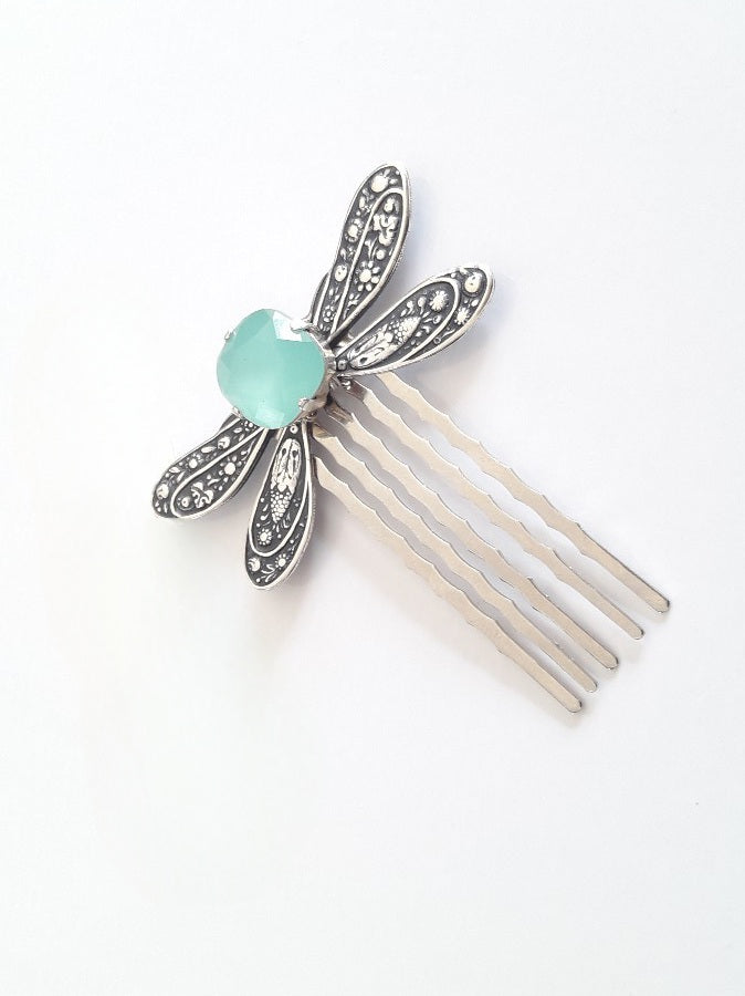 Peigne libellule et cabochon en cristal bleu givré