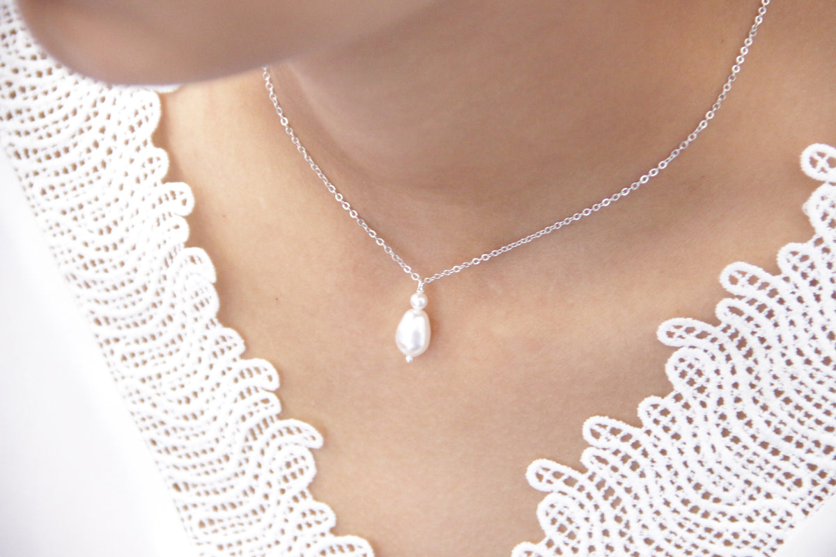 Collier mariage avec bijou de dos amovible Bella gouttes