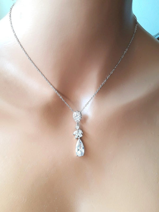 Mathilde pendentif collier de mariage zirconium et strass sur fine chaine - Prêt à porter