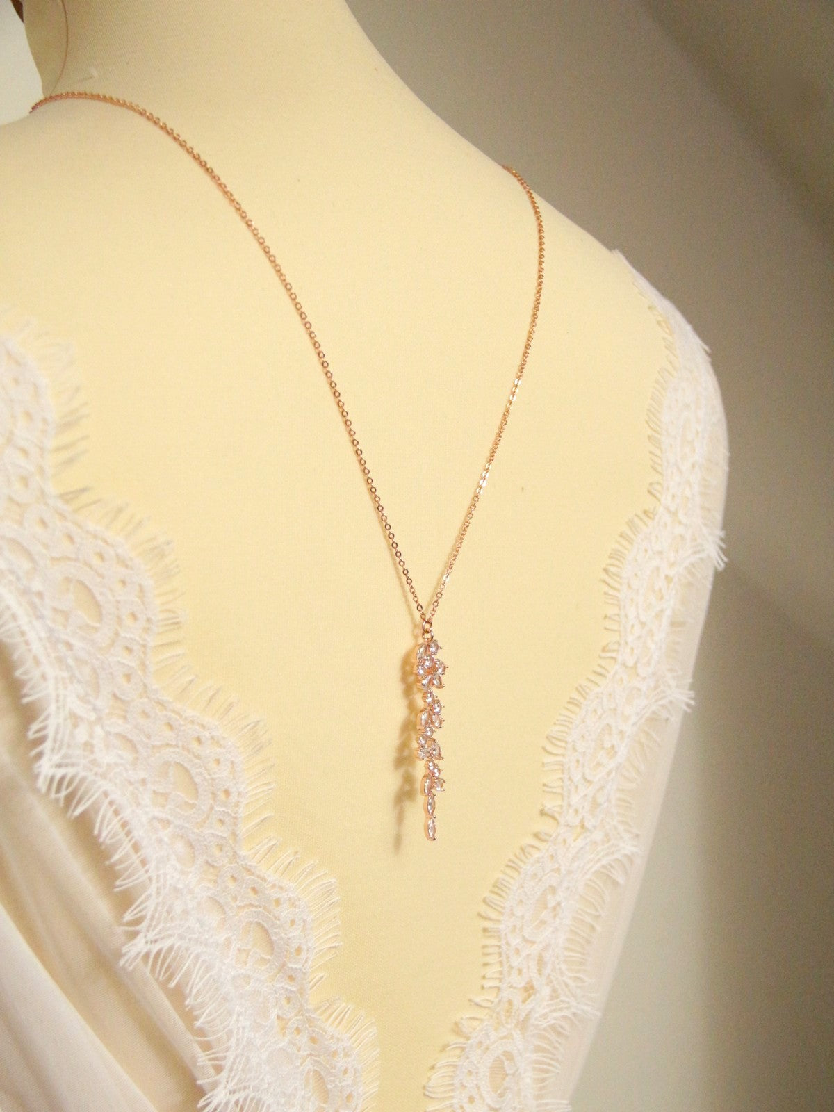 Collier de dos mariage Naelle rose gold