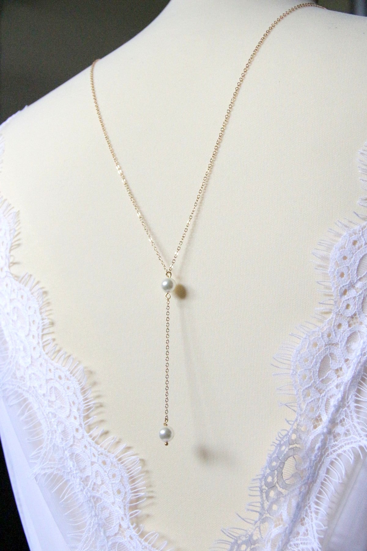 Collier de dos mariage plaqué-or gold filled et perles de culture