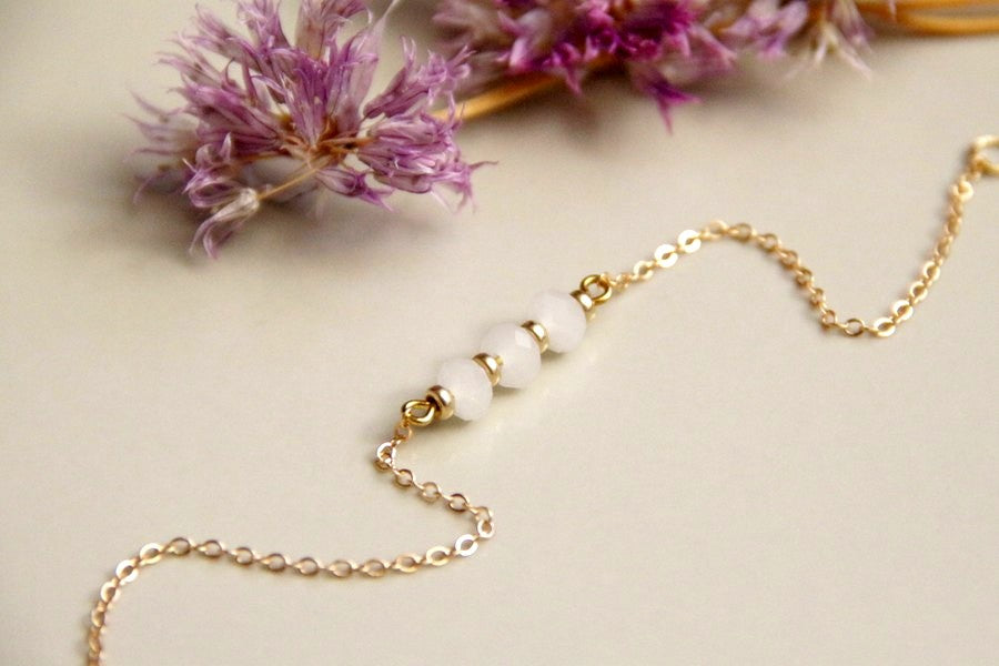 Bracelet de mariée Maeline en gold filled et cristal blanc opal
