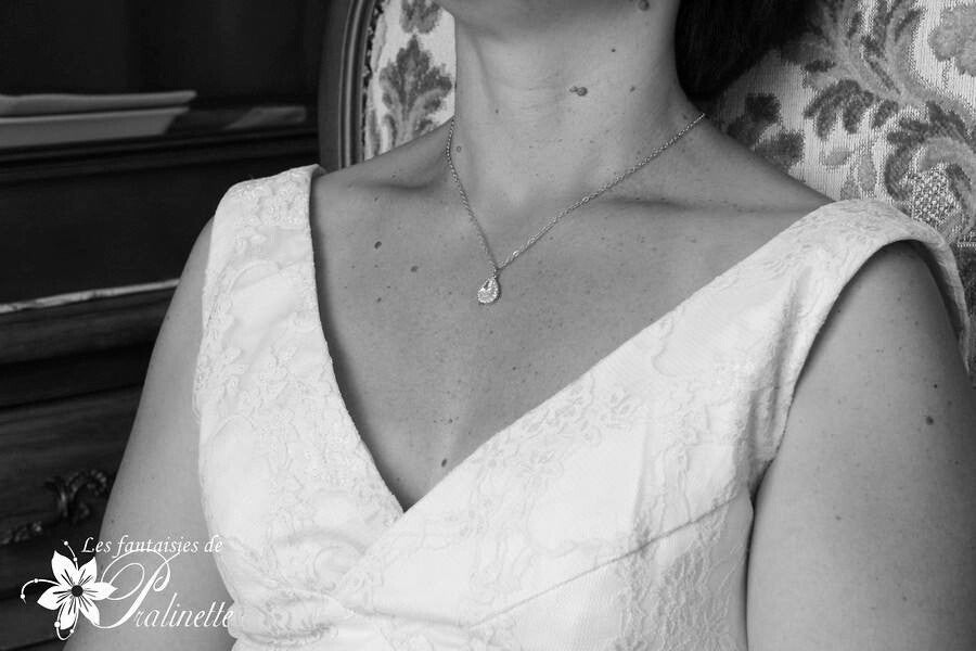 Nérine pendentif collier de mariage cabochon oxydes de zirconium serti et strass sur fine chaine - Prêt à porter