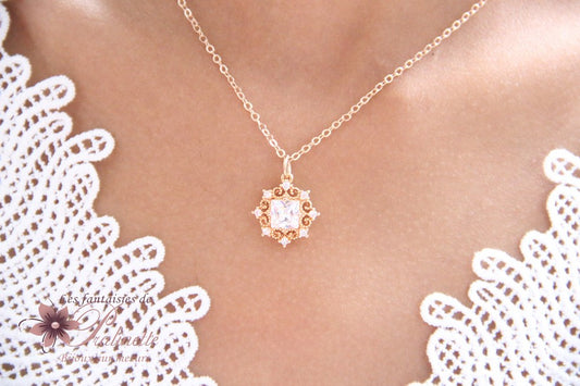 Collier de mariage flocon de neige serti carré