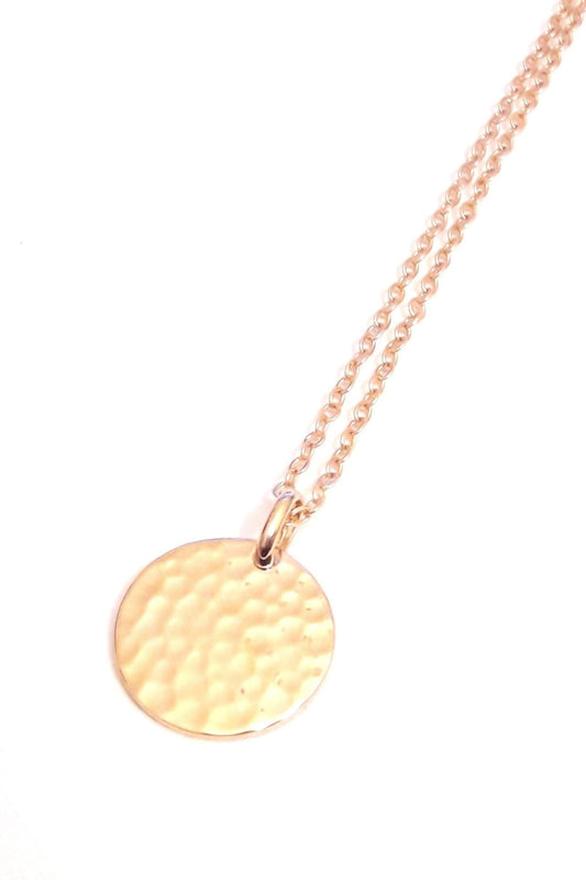 Collier pendentif médaille martelée et chaîne gold filled