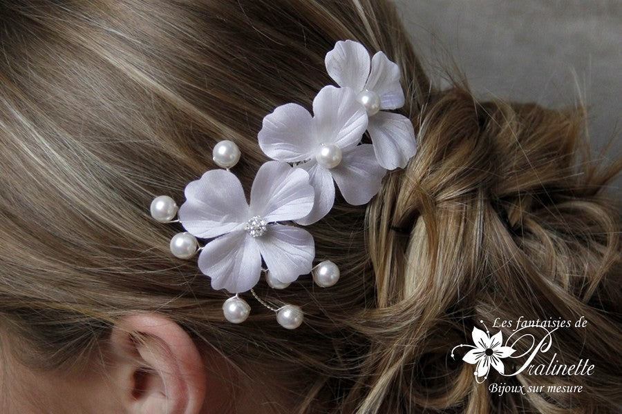 Peigne mariée trio de fleurs en satin de soie