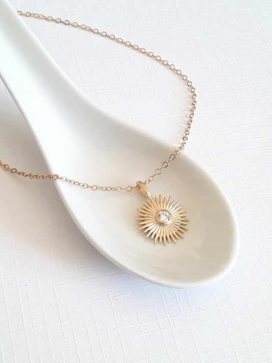 Collier gold filled et plaqué or soleil strass