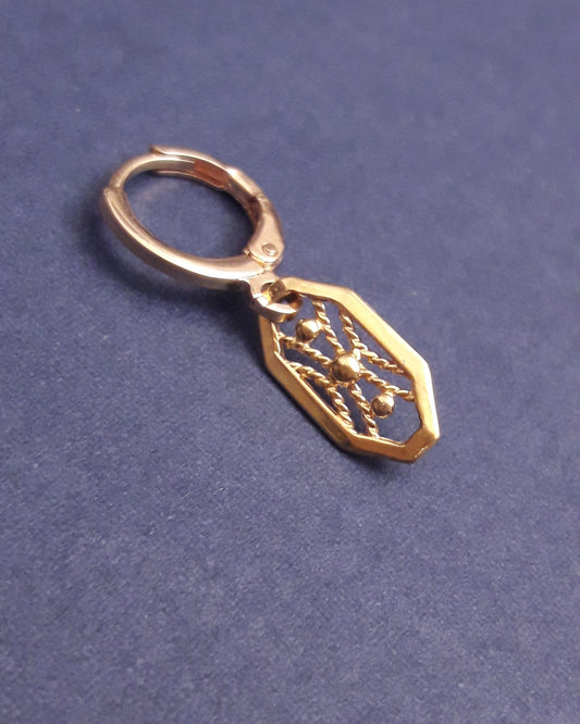Mini-creole plaqué-or pendant filigrane Milésime style vintage mono boucle