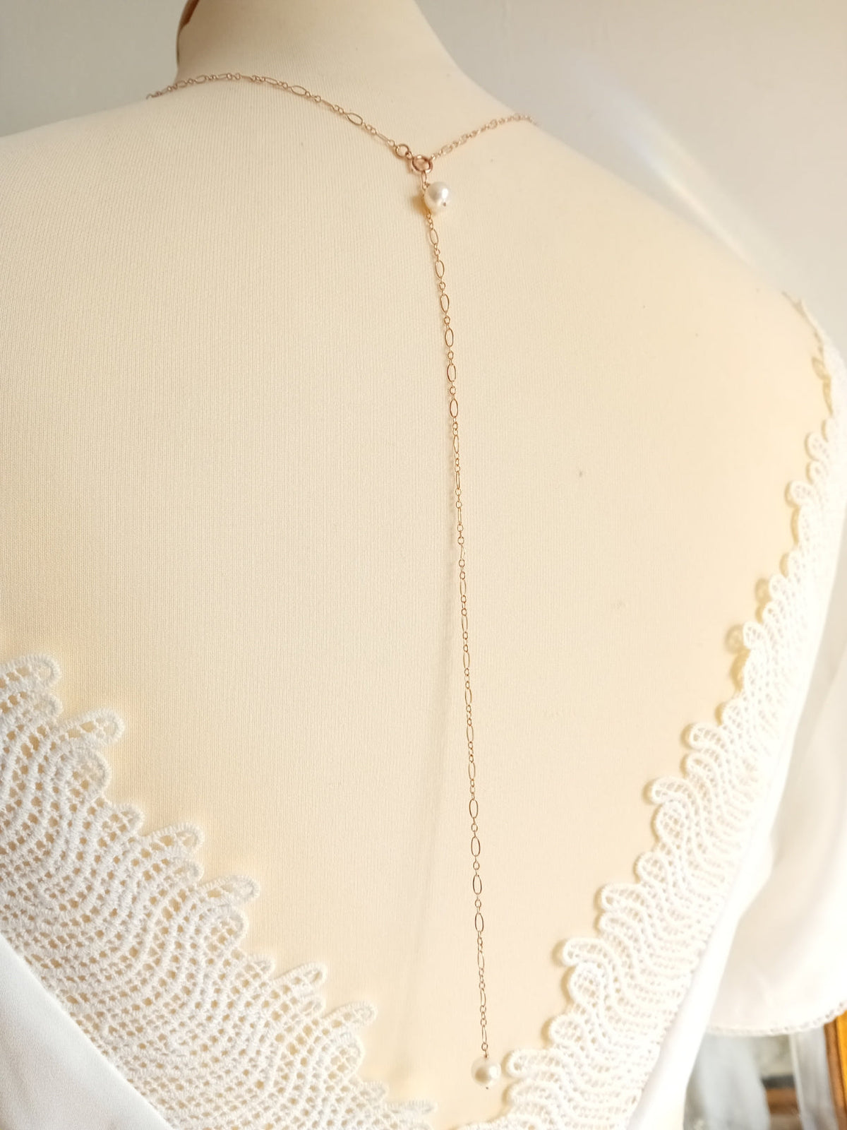 Collier de dos bijoux mariage rose gold filled perles de culture Noma