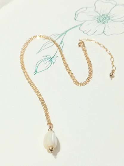 Collier Jacinthe fleur de nacre et gold filled