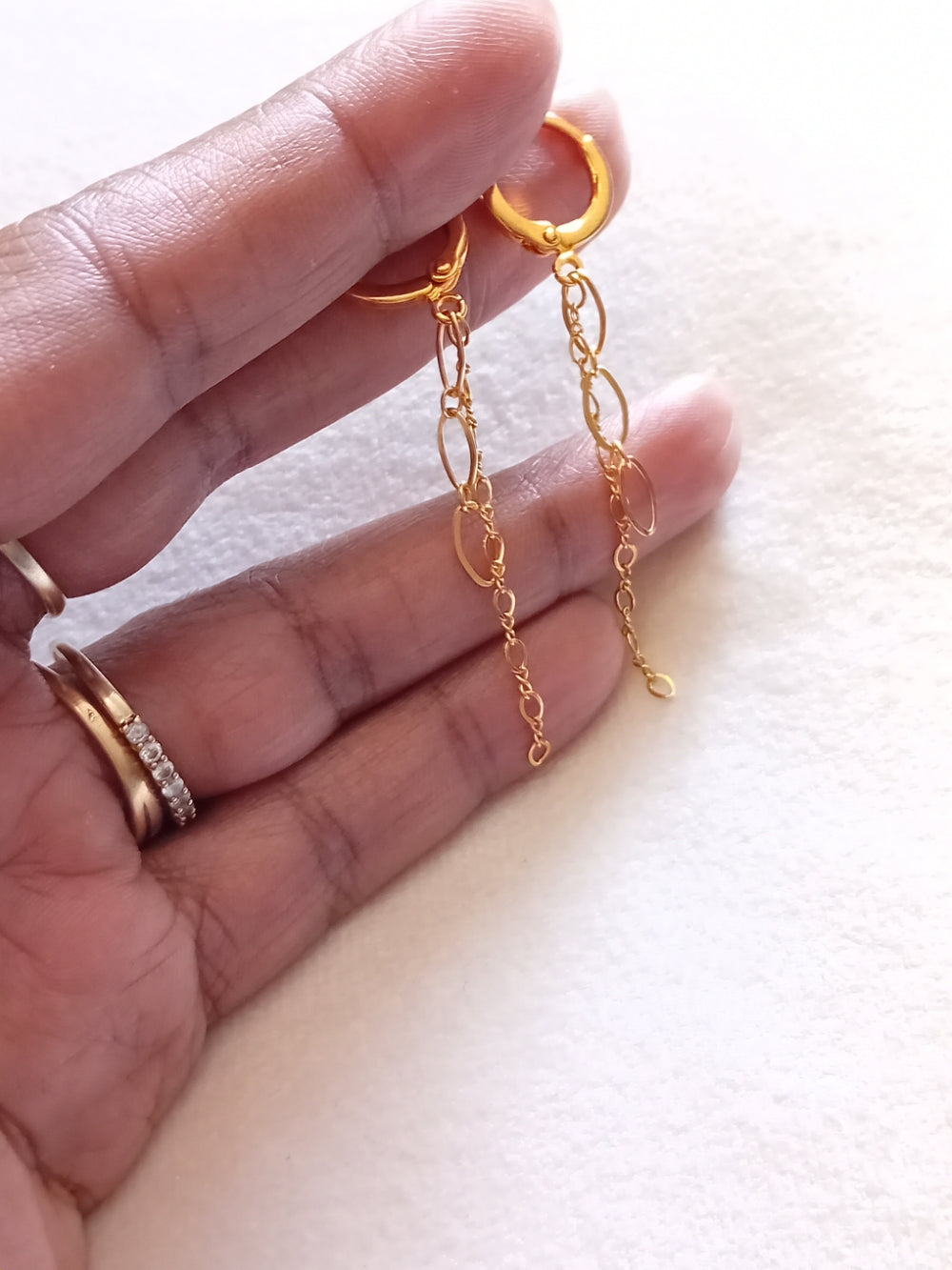 Mini-creoles plaqué-or et pendants chaînes gold filled