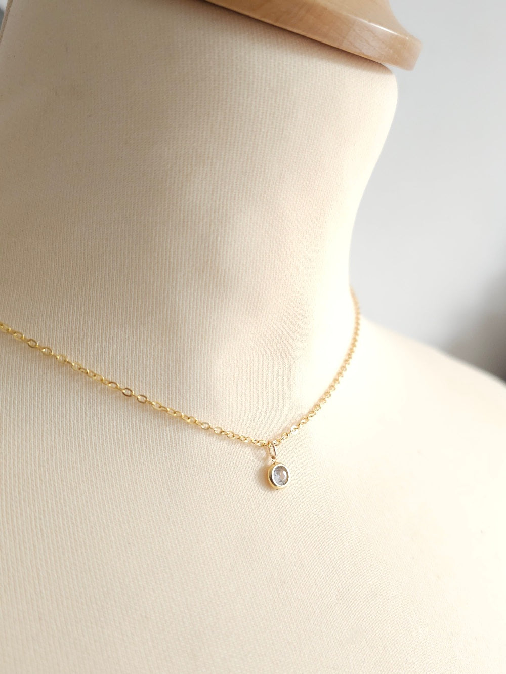 Collier de dos minimaliste strass zirconium doré ou argenté
