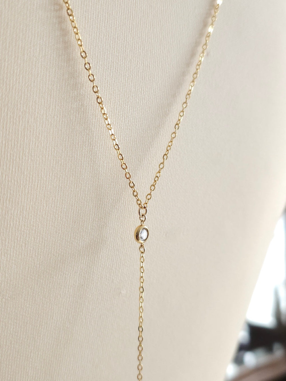 Collier de dos minimaliste strass zirconium doré ou argenté