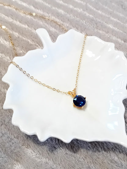 Pendentif Solitaire zirconium et sa chaîne et cristal couleur