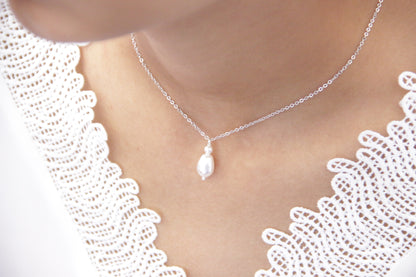 Collier mariage avec bijou de dos amovible Bella gouttes