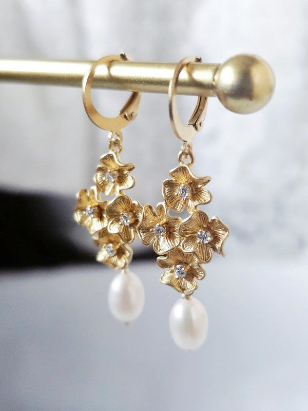 Boucles d'oreilles mariage cascade fleurs pensées ciselées - Prêt à porter mariage
