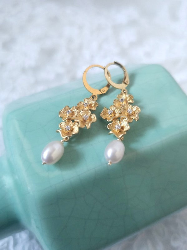 Boucles d'oreilles mariage cascade fleurs pensées ciselées - Prêt à porter mariage