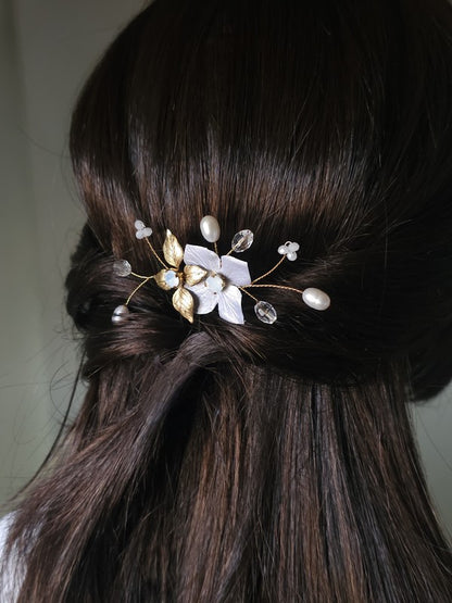 Pic à chignon fleur en soie et dorée