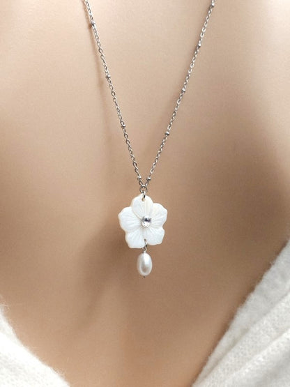 Bijou de mariage collier de dos fleur de nacre - Prêt à porter