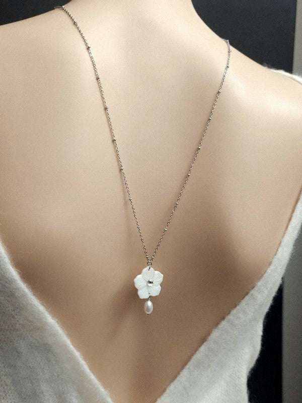 Bijou de mariage collier de dos fleur de nacre - Prêt à porter