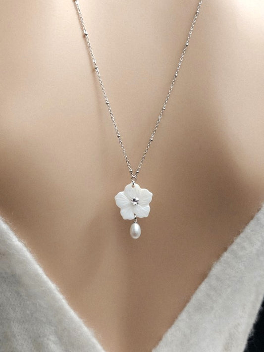 Bijou de mariage collier de dos fleur de nacre - Prêt à porter