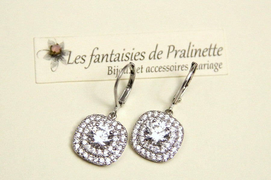 Boucles d'oreilles dormeuses carrées pavé de strass oxyde de zirconium