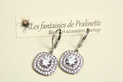 Boucles d'oreilles dormeuses carrées pavé de strass oxyde de zirconium