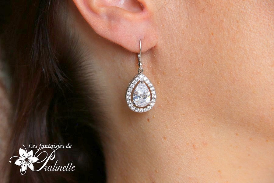 Ana-Malia boucles d'oreilles dormeuses gouttes ajourées et strass oxyde de zirconium