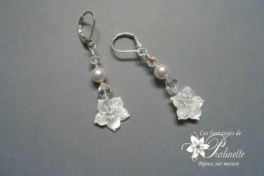 Boucles d'oreilles mariage fleurs de nacre