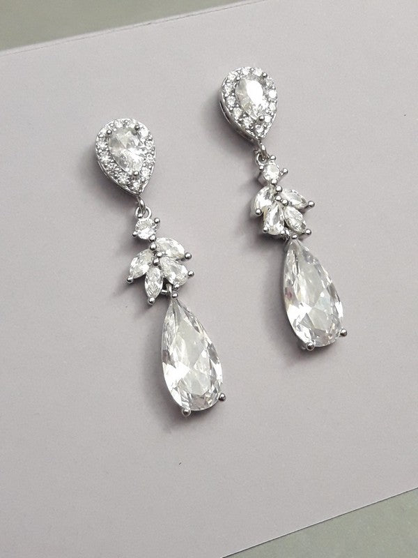 Clous boucles d'oreilles Mathilde gouttes strass zirconium