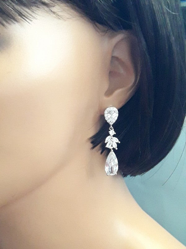 Clous boucles d'oreilles Mathilde gouttes strass zirconium