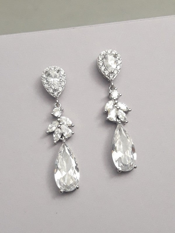 Clous boucles d'oreilles Mathilde gouttes strass zirconium