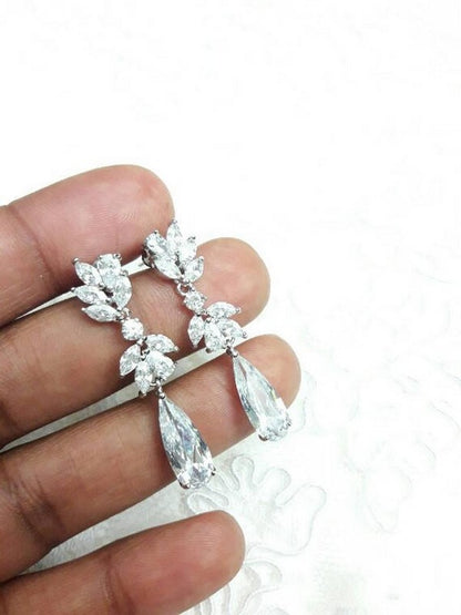 Naelle boucles d'oreilles gouttes et strass oxyde de zirconium