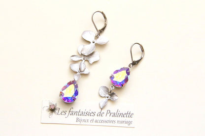 Boucles d'oreilles mariage dépareillées, cascade fleurs d'orchidée ciselée et poires en cristal