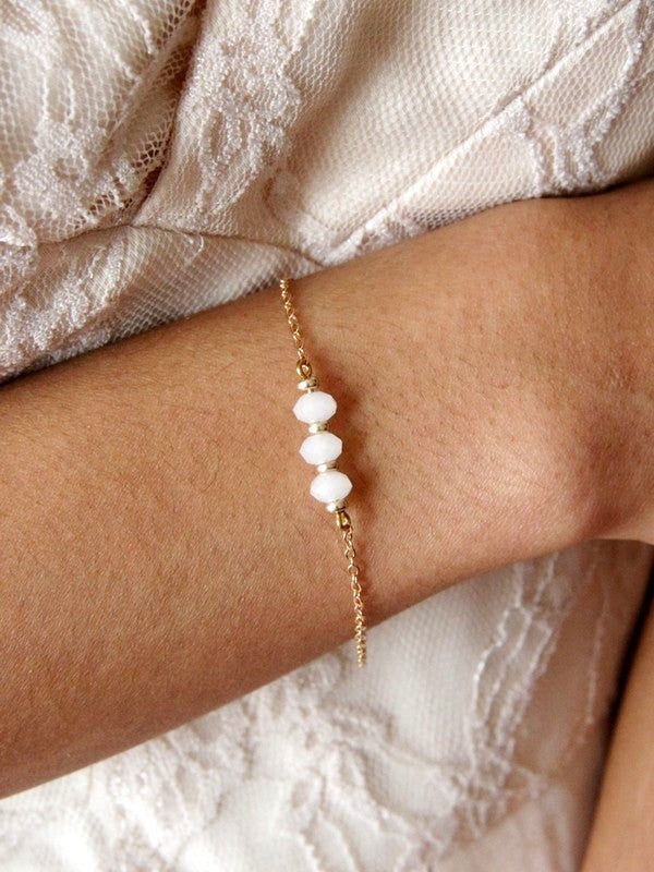 Bracelet de mariée Maeline en gold filled et cristal blanc opal