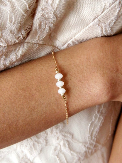 Bracelet de mariée Maeline en gold filled et cristal blanc opal