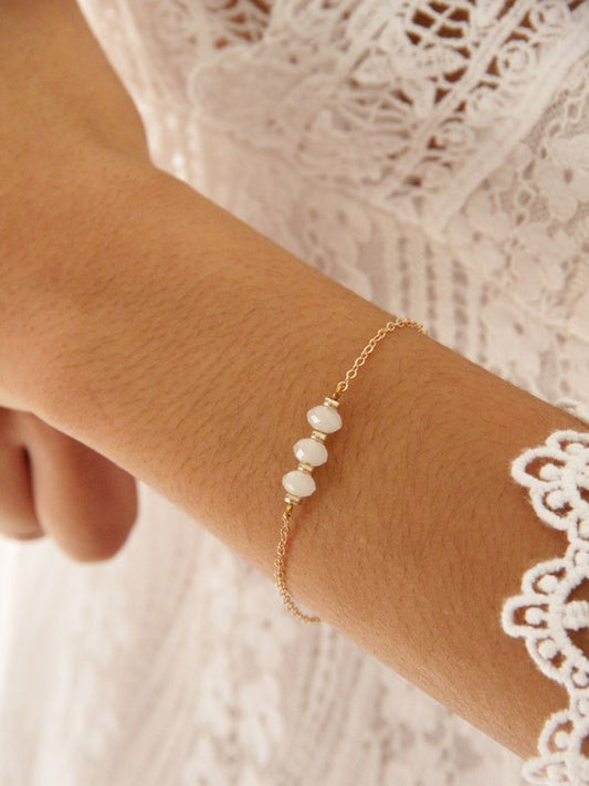 Bracelet de mariée Maeline en gold filled et cristal blanc opal