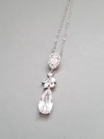 Mathilde pendentif collier de mariage zirconium et strass sur fine chaine - Prêt à porter