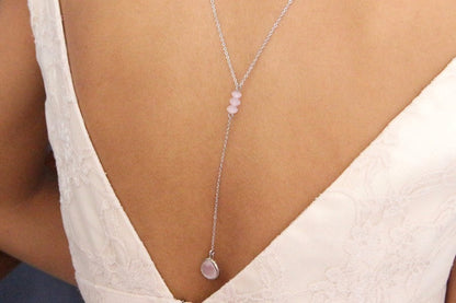 Collier mariage de dos en verre rose facetté rose et cristal