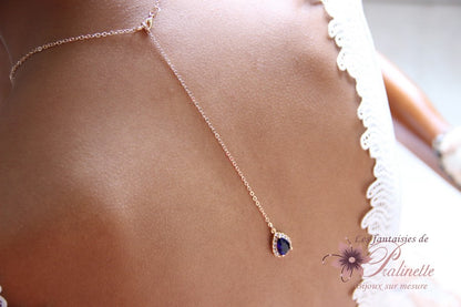 Pendentif de dos goutte baroque dorée et bleu saphir Belinda
