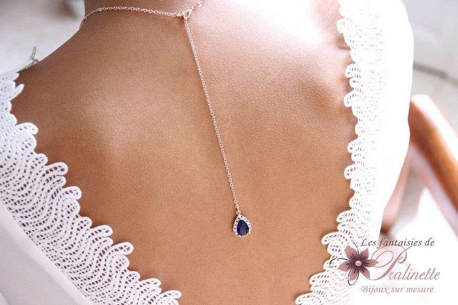 Pendentif de dos goutte baroque dorée et bleu saphir Belinda