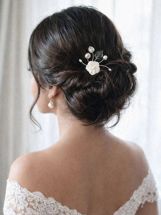 Pic à cheveux mariage fleur de nacre et perles en nacre Sonia
