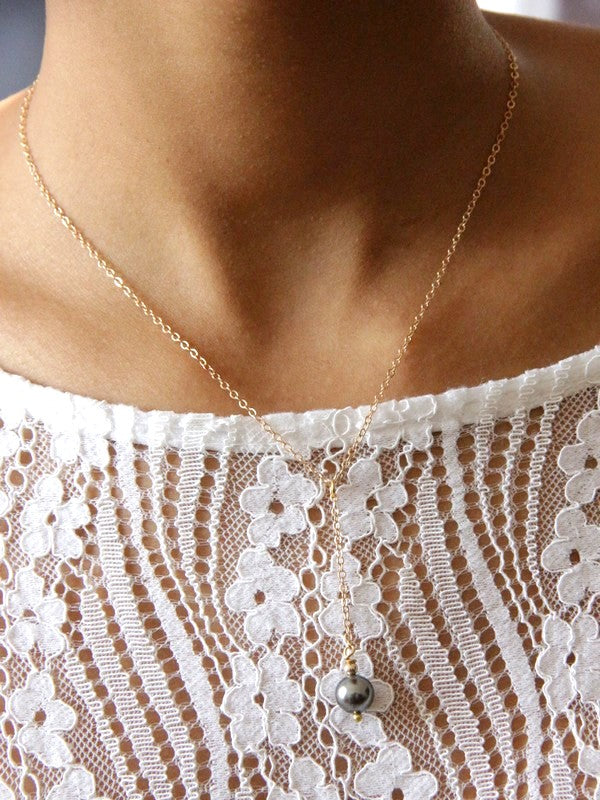 Noa collier de mariage pendant chaîne et perle grise