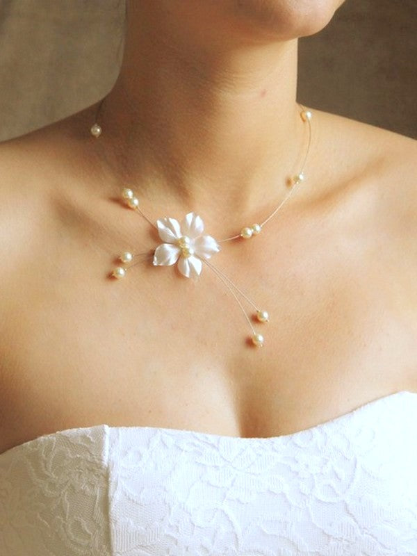 Bijou mariage Inès collier de mariée fleur en satin de soie