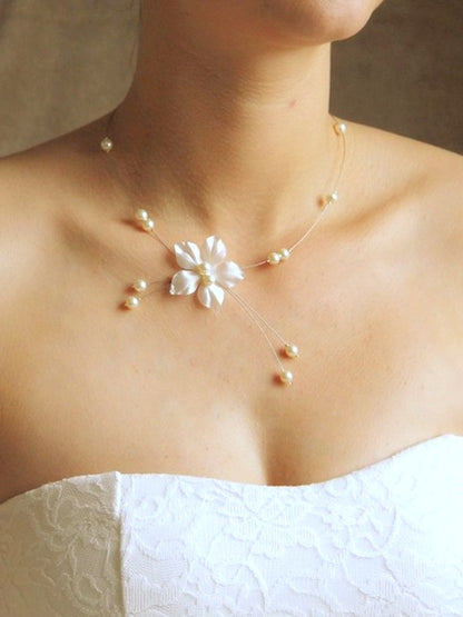 Bijou mariage Inès collier de mariée fleur en satin de soie