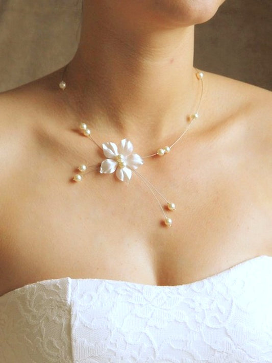 Bijou mariage Inès collier de mariée fleur en satin de soie