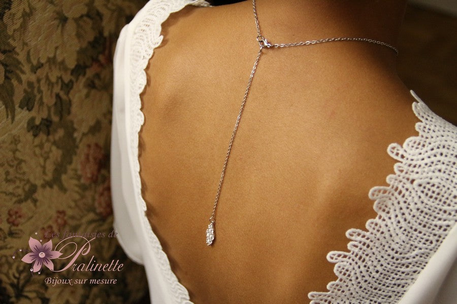 Bijou de dos amovible pour la mariée forme grappe
