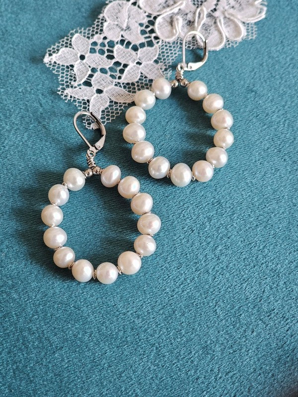 Boucles d'oreilles Maddy dormeuses creoles de perles de culture