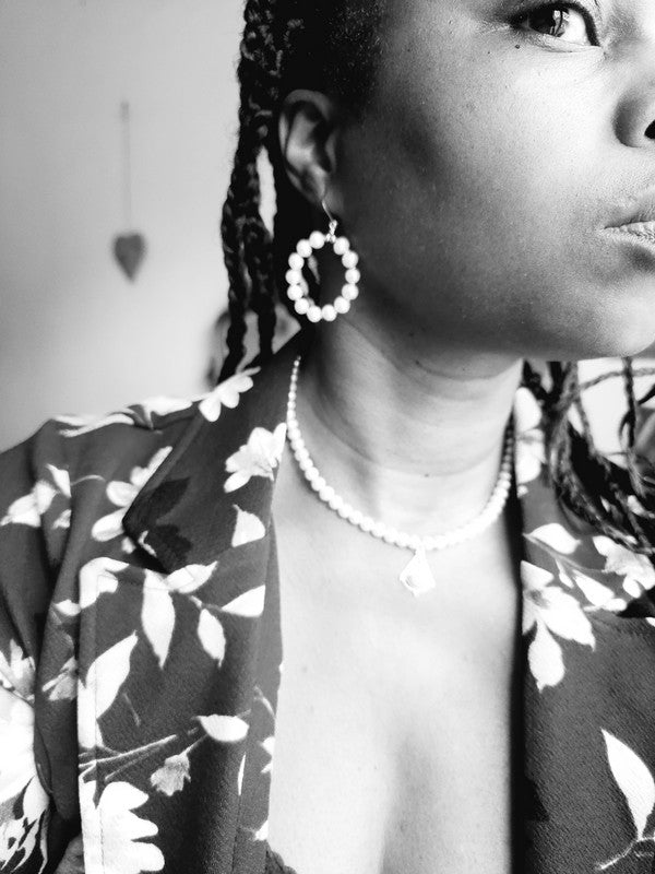 Boucles d'oreilles Maddy dormeuses creoles de perles de culture