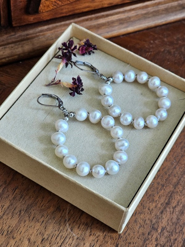 Boucles d'oreilles Maddy dormeuses creoles de perles de culture